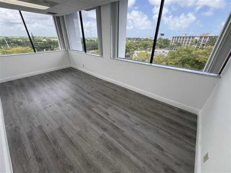 2001 Palm Beach Lakes Blvd, West Palm Beach, FL for lease - Interior Photo - Image 2 of 8