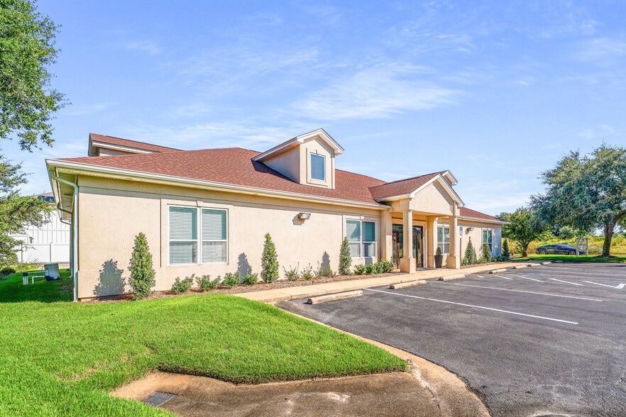 1288 Country Club Rd, Gulf Breeze, FL for sale - Building Photo - Image 3 of 17
