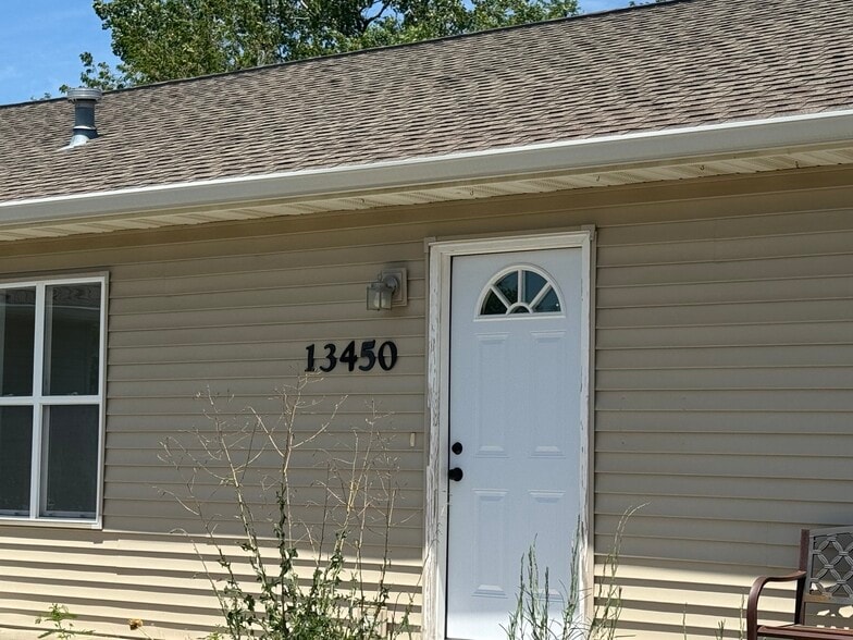 13450 S Topeka Ave, Carbondale, KS for sale - Building Photo - Image 3 of 37