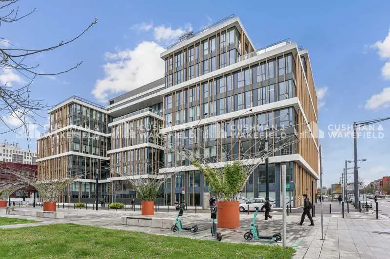 2 Avenue De La Gare, Montigny-le-Bretonneux for lease - Building Photo - Image 3 of 4