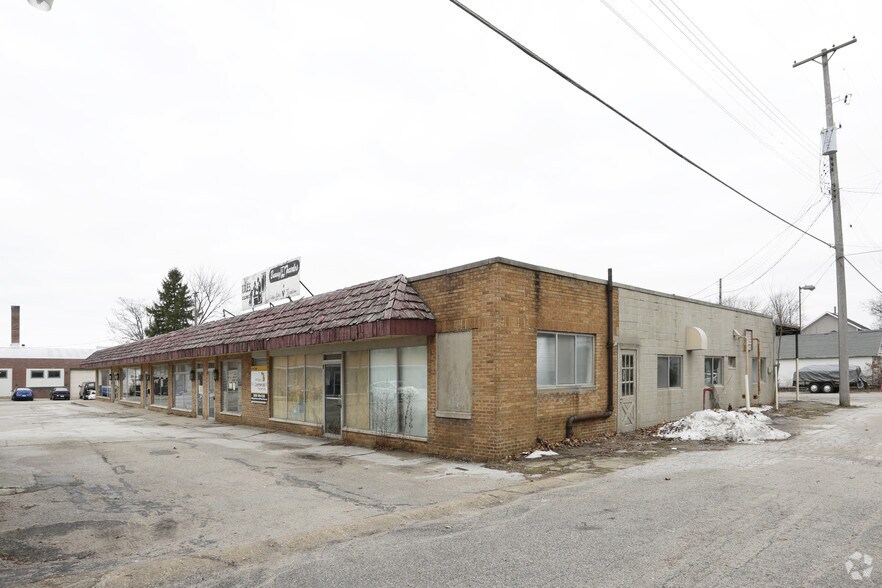 210 E Colby St, Whitehall, MI 49461