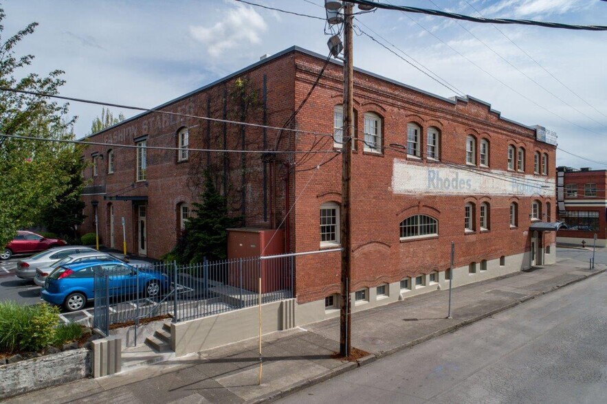 1111 NE Flanders St, Portland, OR for lease - Building Photo - Image 2 of 6