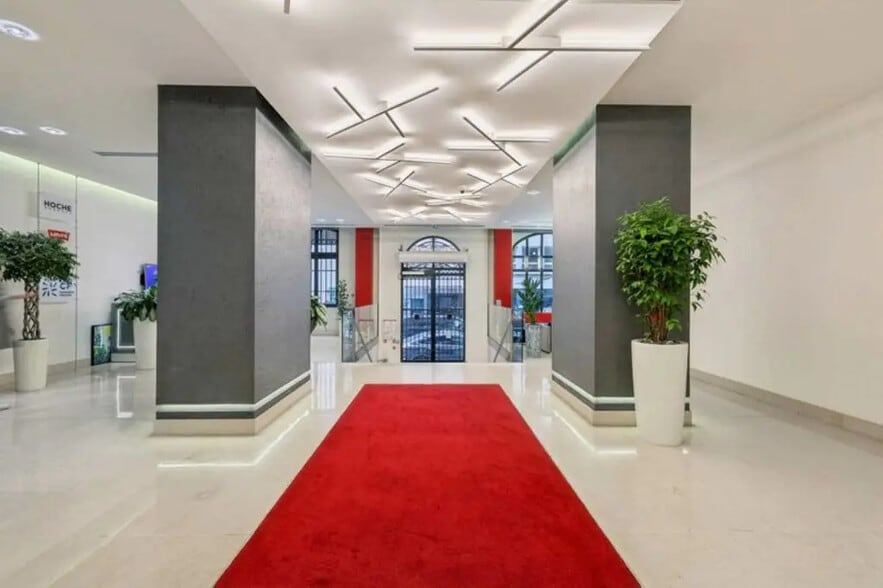 106-108 Rue La Boétie, Paris for lease - Building Photo - Image 3 of 7