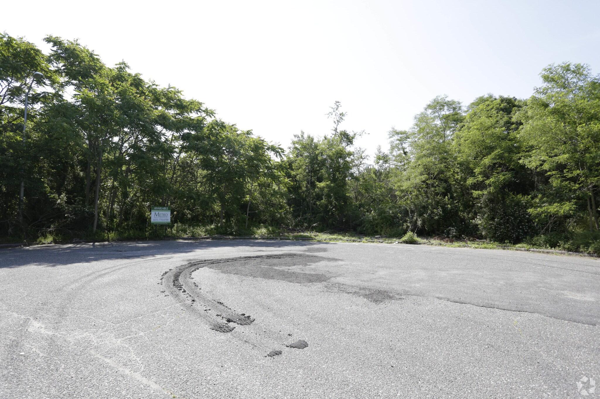 Fleetwood Ct, Ronkonkoma, NY for sale Primary Photo- Image 1 of 1