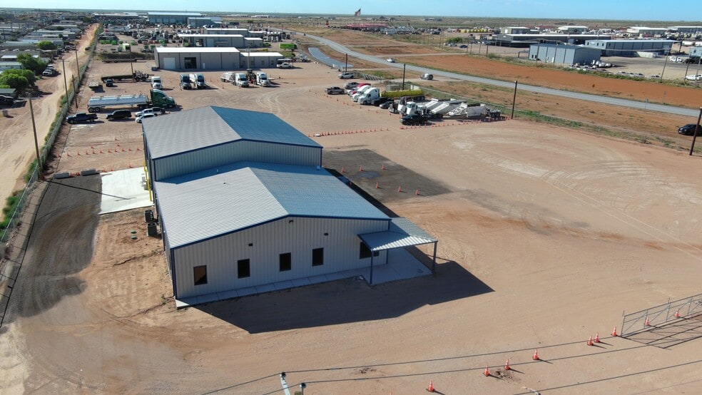 3609 S County 1232 Rd, Midland, TX for lease - Building Photo - Image 3 of 10