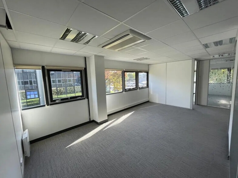 8 Avenue Des Jades, Nantes for lease - Interior Photo - Image 2 of 5