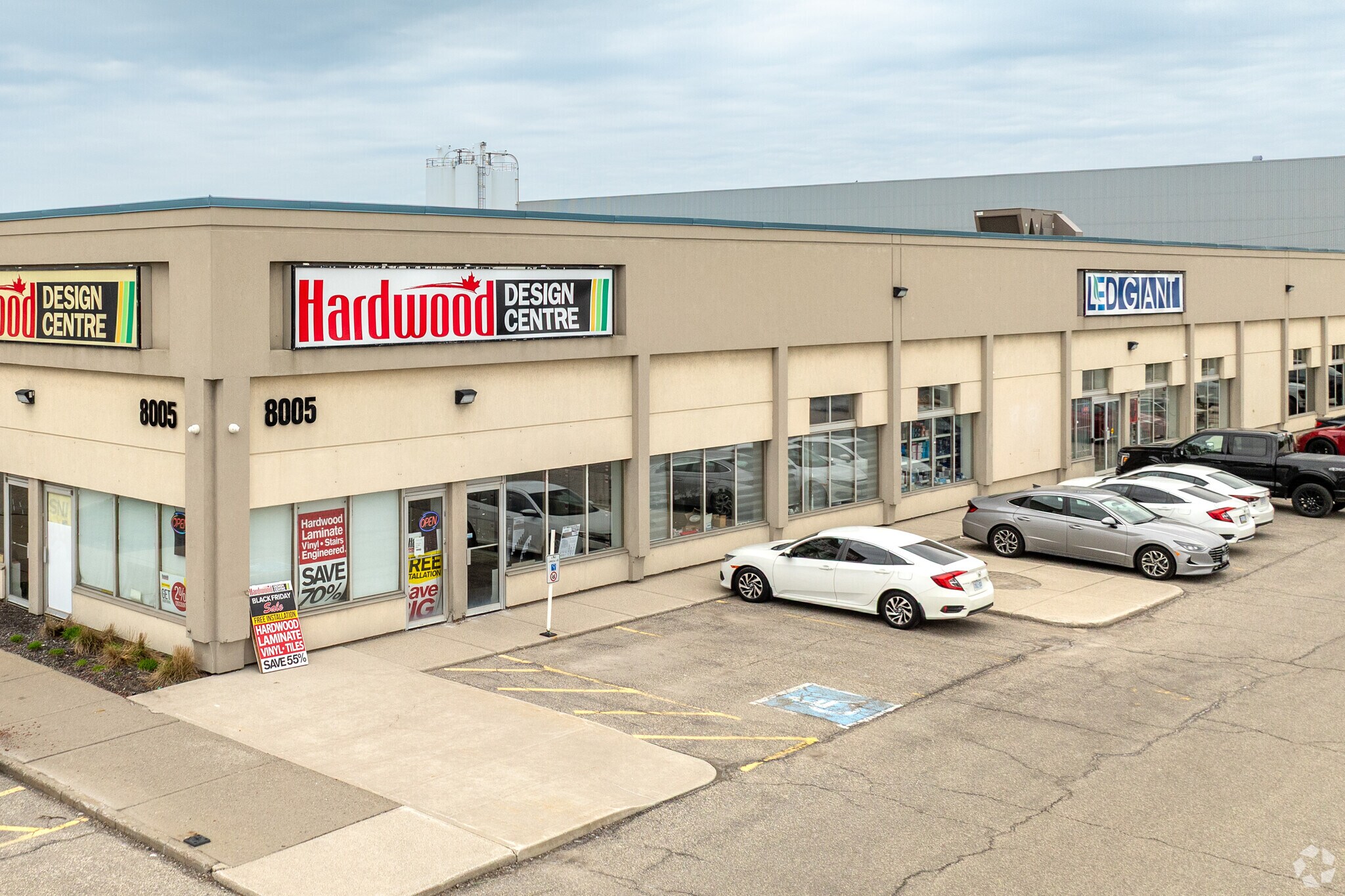 8005-8045 Dixie Rd, Brampton, ON for lease Primary Photo- Image 1 of 7