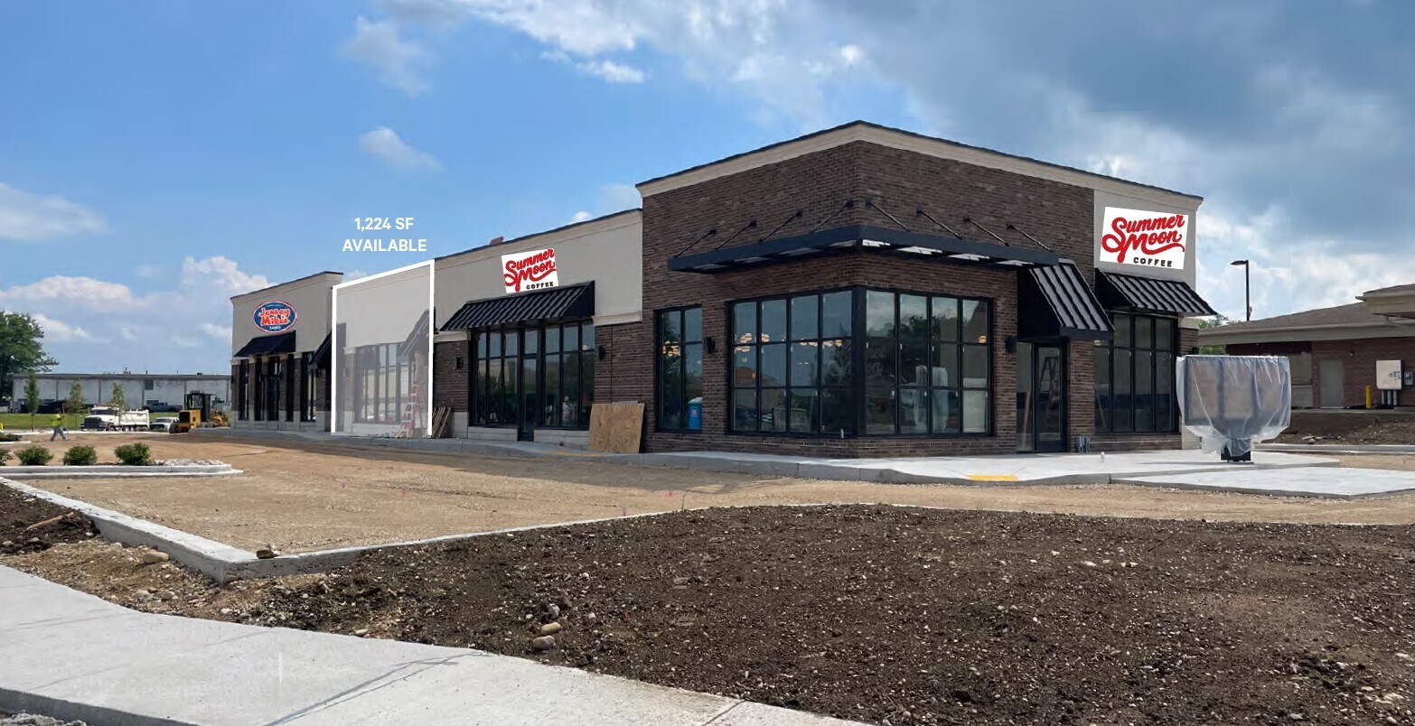 88 E Geneva Sq, Lake Geneva, WI for lease Building Photo- Image 1 of 6