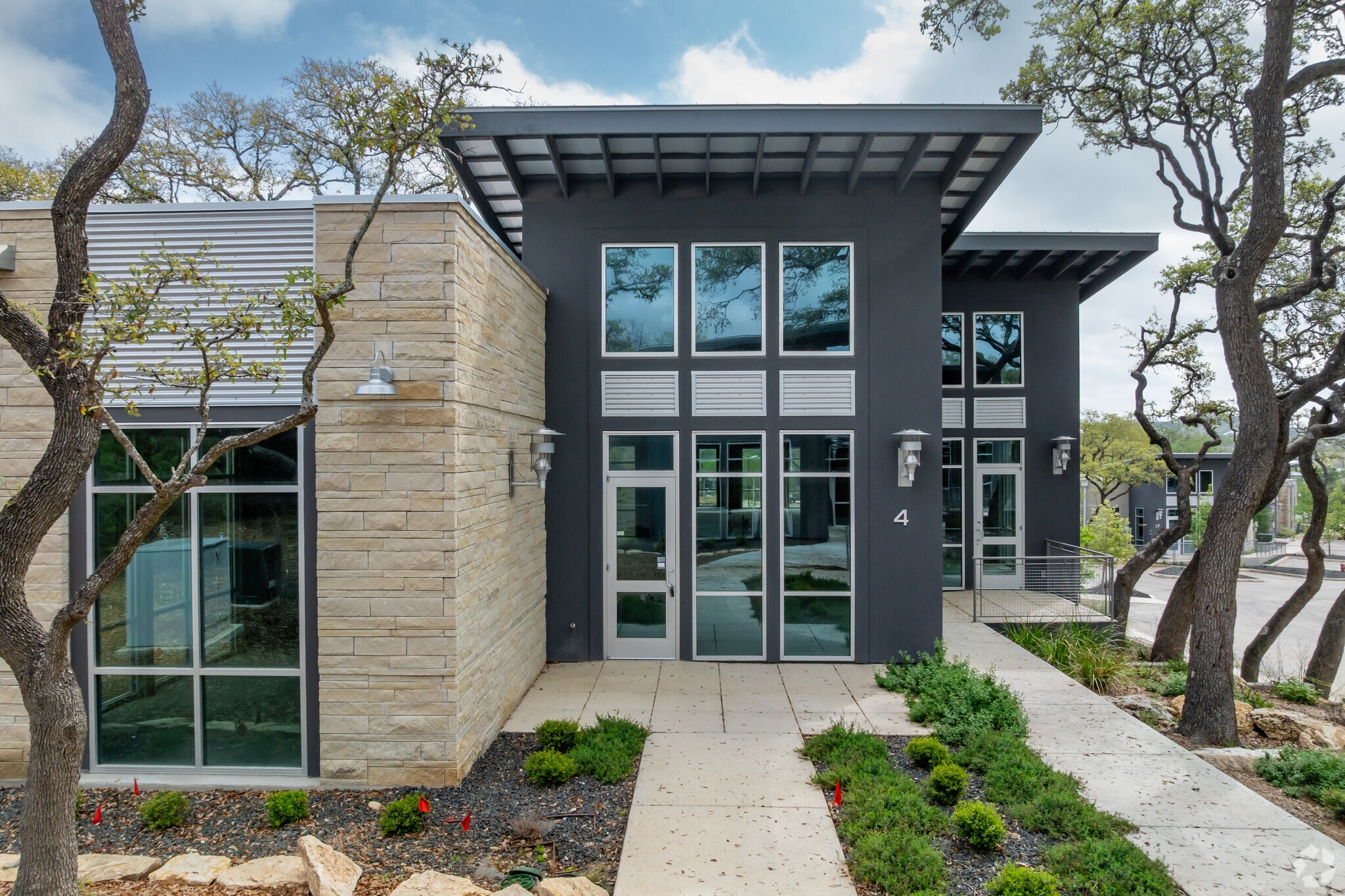 23119 W Interstate 10, San Antonio, TX for lease Primary Photo- Image 1 of 9