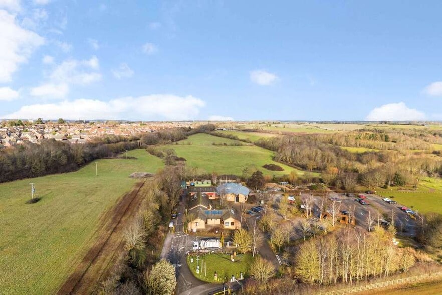 Northampton Rd, Brixworth for sale - Building Photo - Image 3 of 4