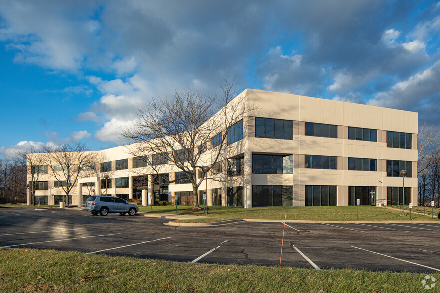 3401 Park Center Dr, Dayton, OH for lease - Primary Photo - Image 1 of 23