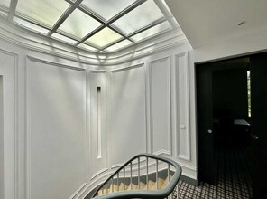 10 Villa D'Eylau, Paris for lease Interior Photo- Image 2 of 6