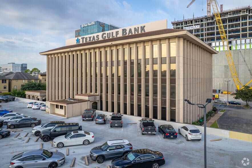 900 Town & Country Blvd, Houston, TX for lease - Building Photo - Image 3 of 4