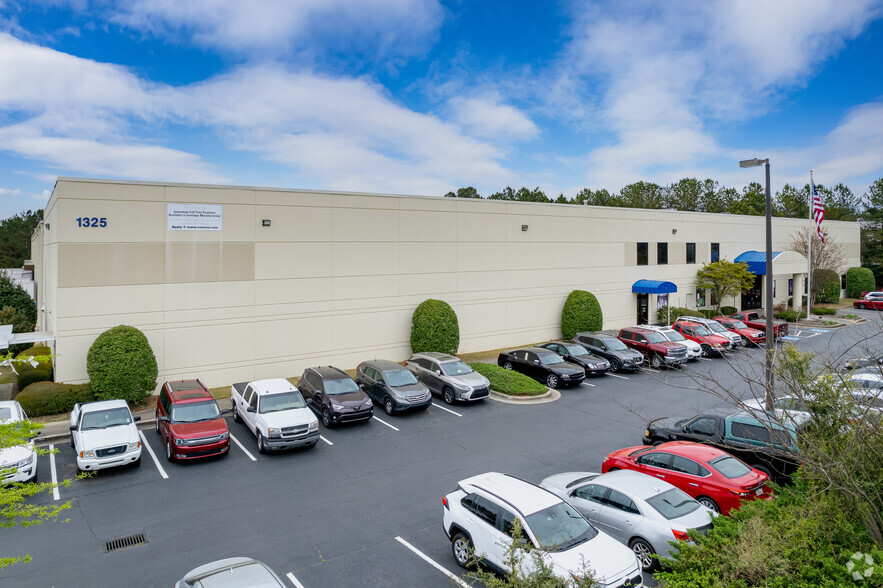 1325 Highlands Ridge Rd SE, Smyrna, GA for sale - Building Photo - Image 1 of 1