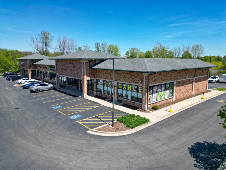 2375-2397 S Randall Rd, Algonquin, IL for lease - Building Photo - Image 3 of 5