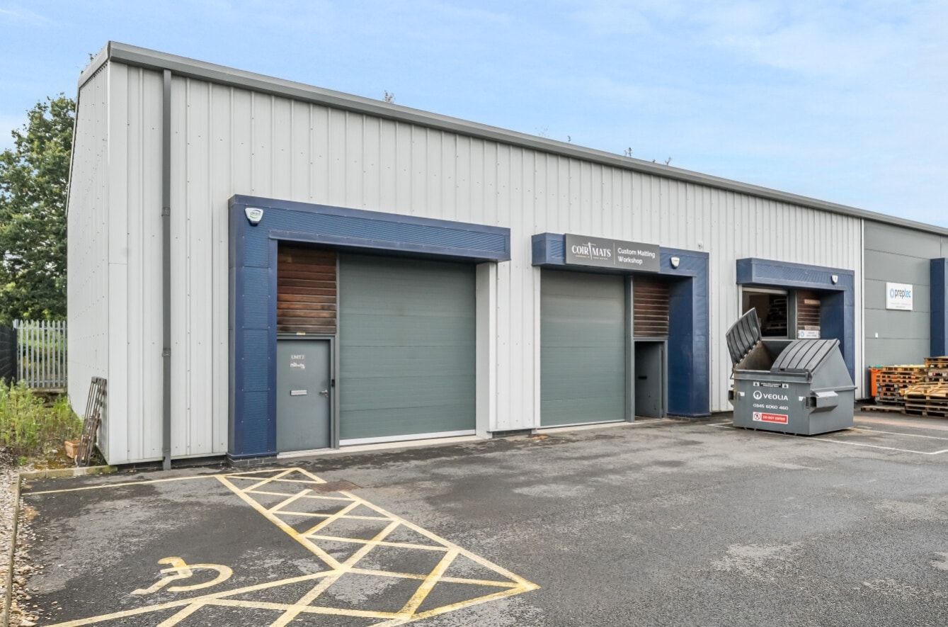 Sadler Rd, Lincoln for lease Building Photo- Image 1 of 4