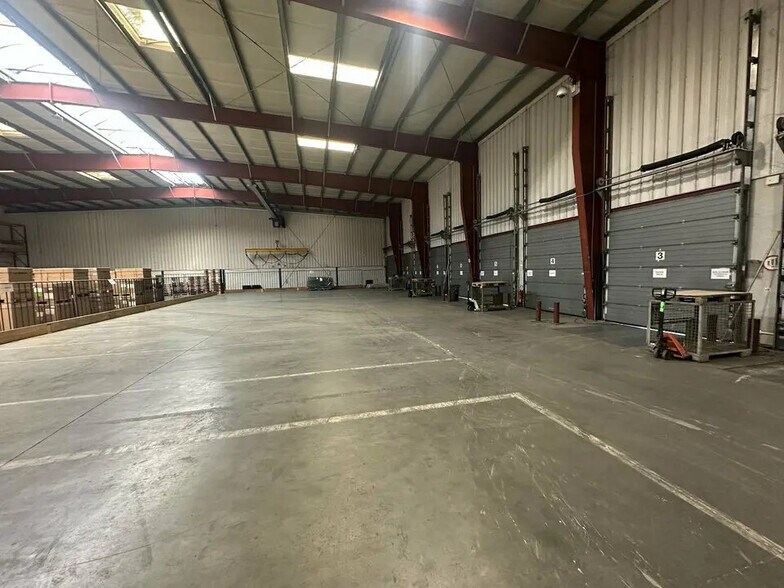 Industrial in Strasbourg for lease - Interior Photo - Image 2 of 4