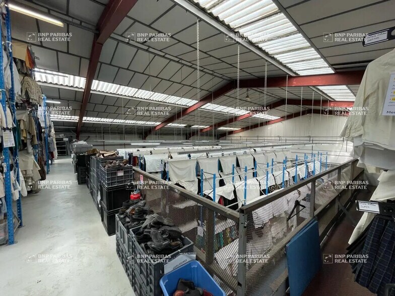 Flex in Pantin for sale - Interior Photo - Image 3 of 6