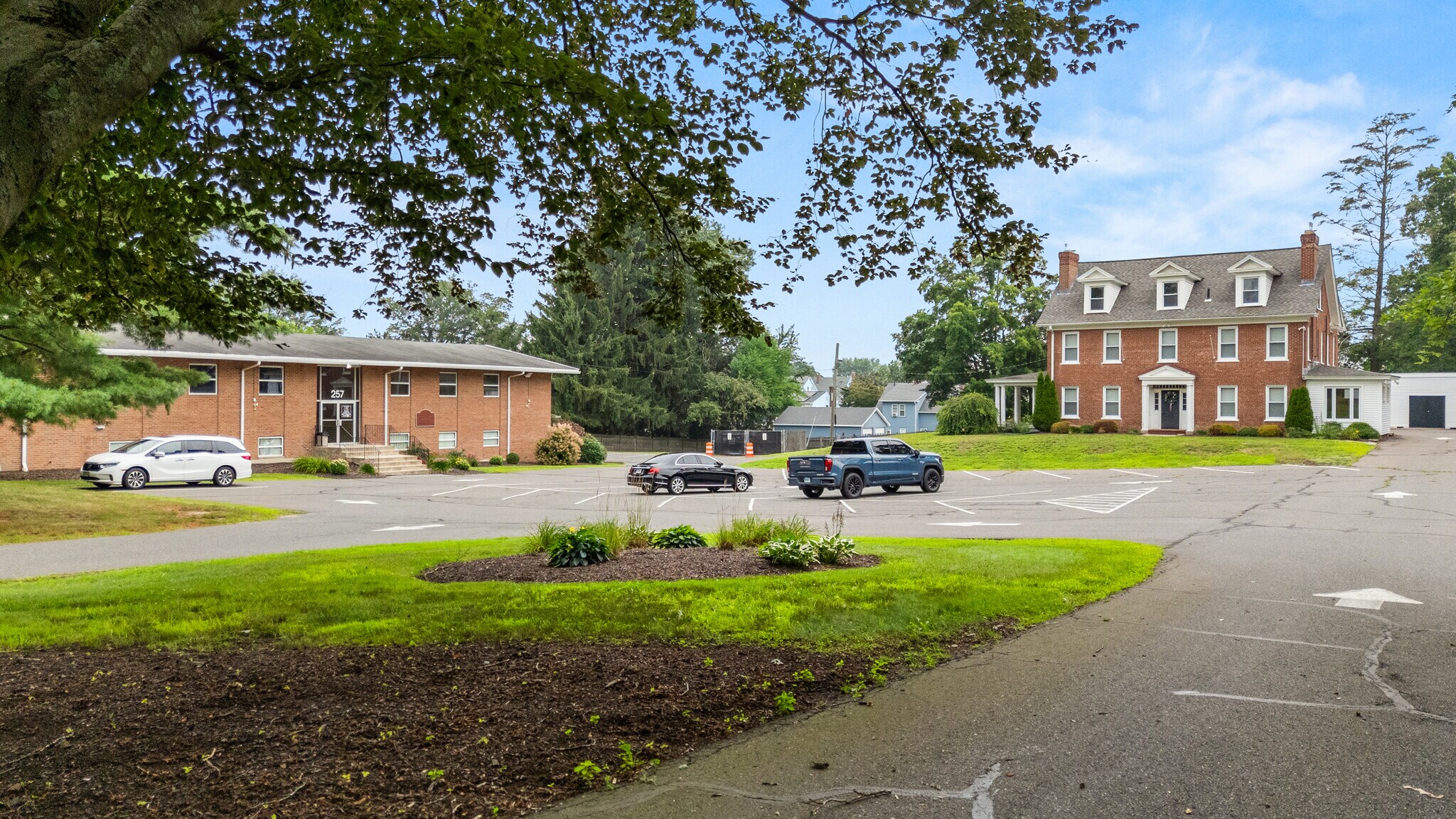 257 E Center St, Manchester, CT for lease Building Photo- Image 1 of 20