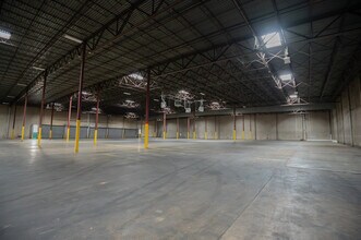 1321 NE Davis St, Portland, OR for lease Building Photo- Image 2 of 4