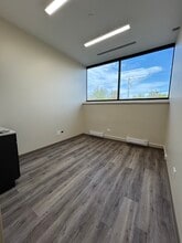 9400 S Cicero Ave, Oak Lawn, IL for lease Interior Photo- Image 1 of 5