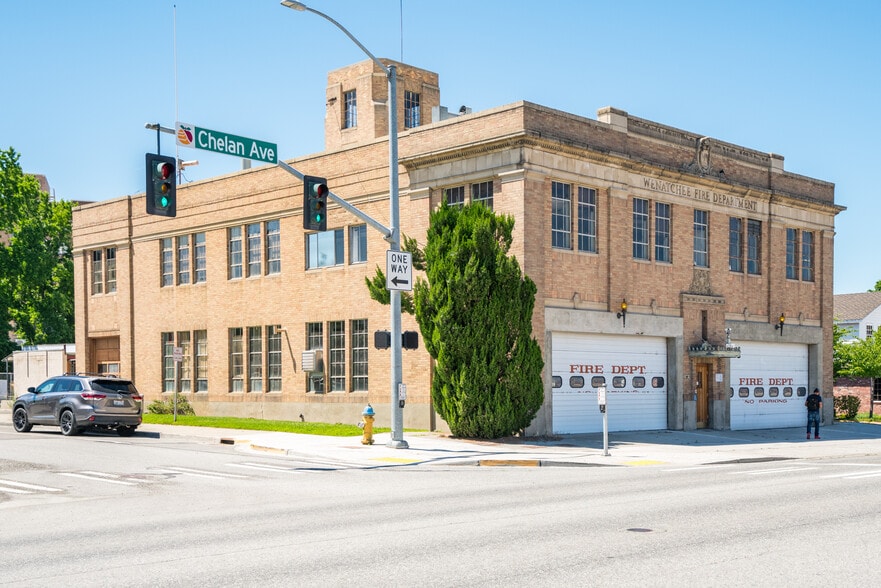 136 S Chelan Ave, Wenatchee, WA 98801