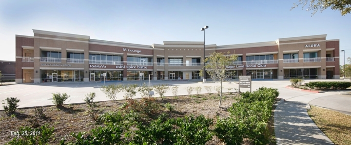 16305 Kensington Dr, Sugar Land, TX for lease - Building Photo - Image 1 of 5