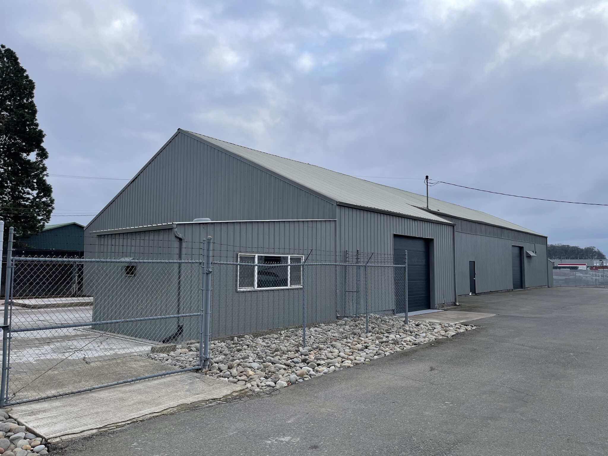 2990 Portland Rd NE, Salem, OR for lease Building Photo- Image 1 of 5