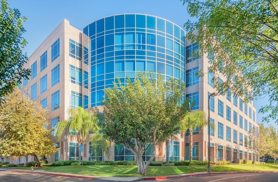 1 Pointe Dr, Brea, CA for lease - Building Photo - Image 3 of 6