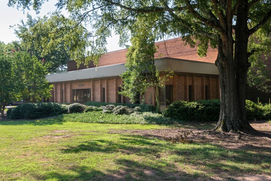 5355 Morse Dr, Decatur, GA for lease - Building Photo - Image 2 of 8