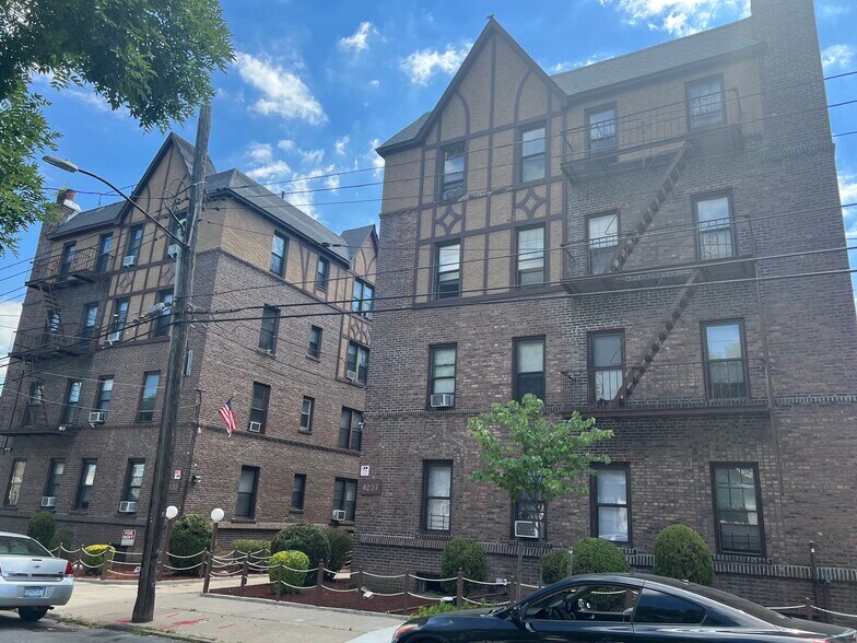 4233/37 155th Street Flushing NY 11352 Flushing, NY for Sale