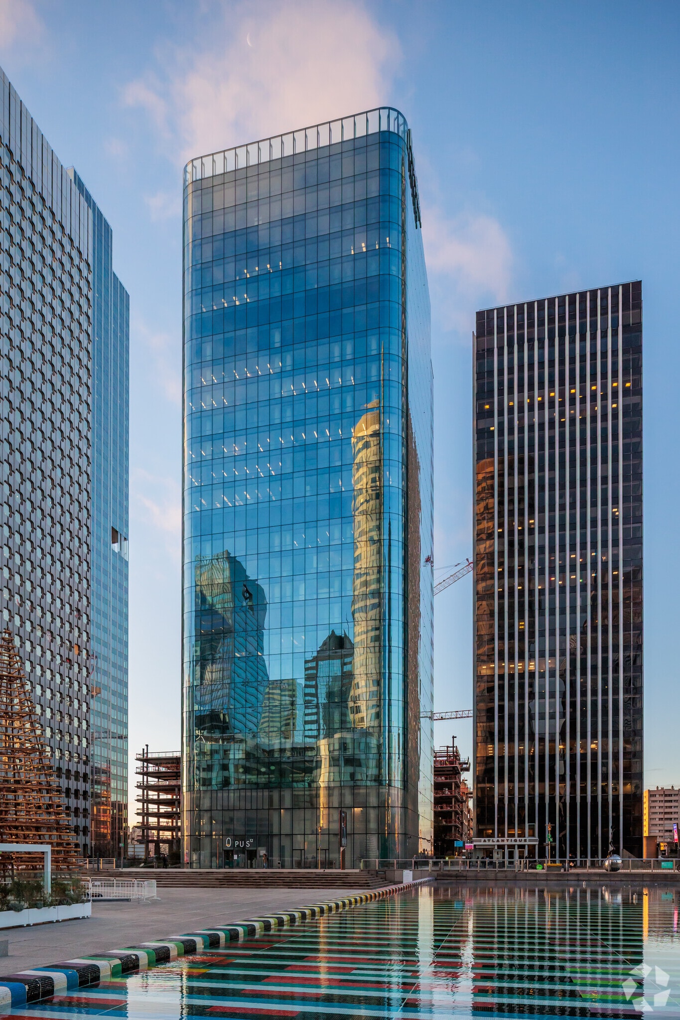Office in 77 Esplanade Du Général De Gaulle, Puteaux for lease Primary Photo- Image 1 of 4