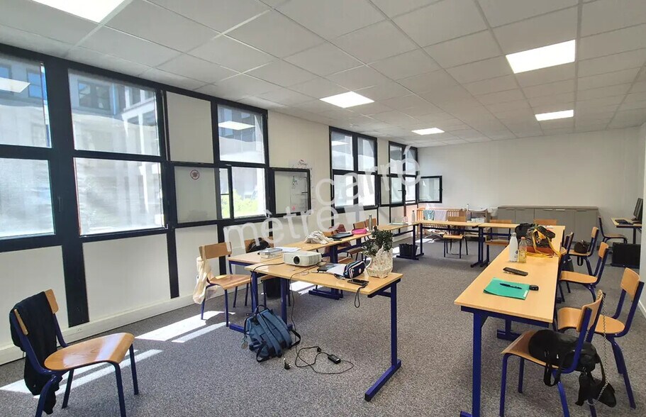 Office in Saint-Herblain for lease - Interior Photo - Image 1 of 8