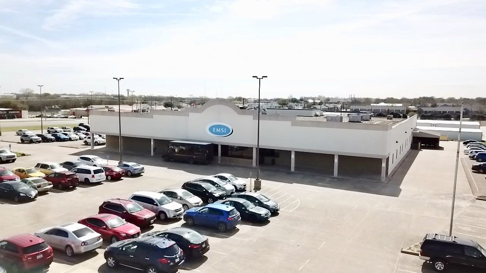 109 W Pantherway, Hewitt, TX for sale - Building Photo - Image 1 of 1