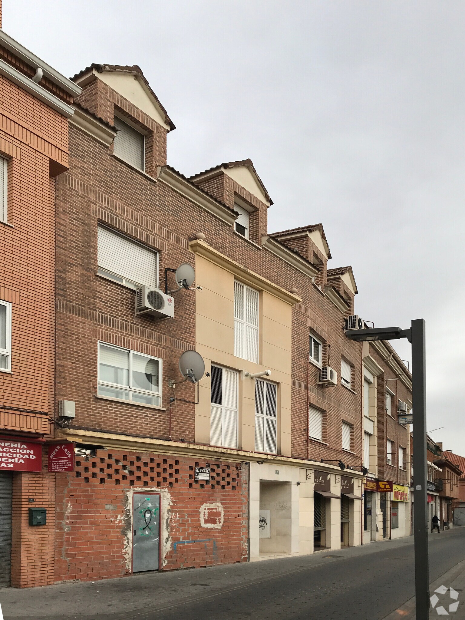 Calle Trinidad Tortuero, 3, Azuqueca de Henares, Guadalajara for lease Primary Photo- Image 1 of 2