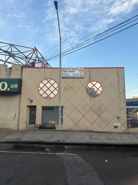 250 Jackson Ave, Bronx, NY for lease - Building Photo - Image 2 of 11