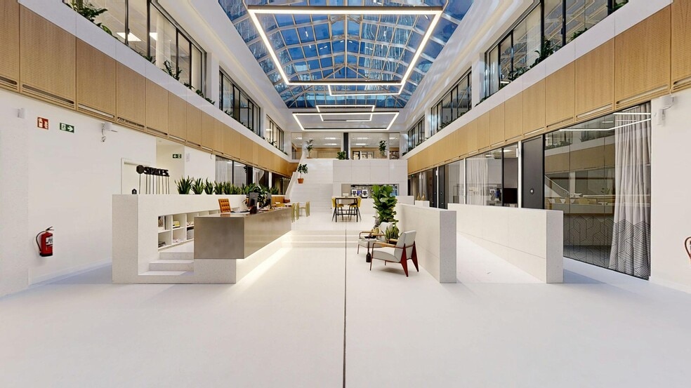 Avenida General Perón, 40, Madrid, Madrid for lease - Matterport 3D Scan - Image 2 of 23