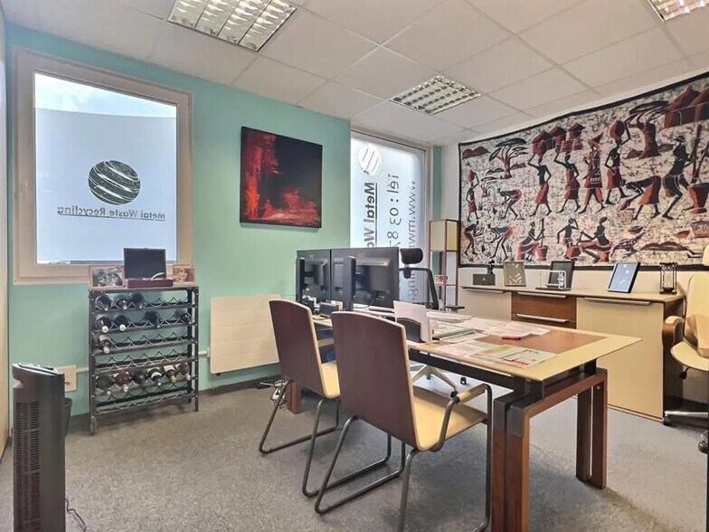 Office in Saint-Avold for lease - Interior Photo - Image 1 of 8
