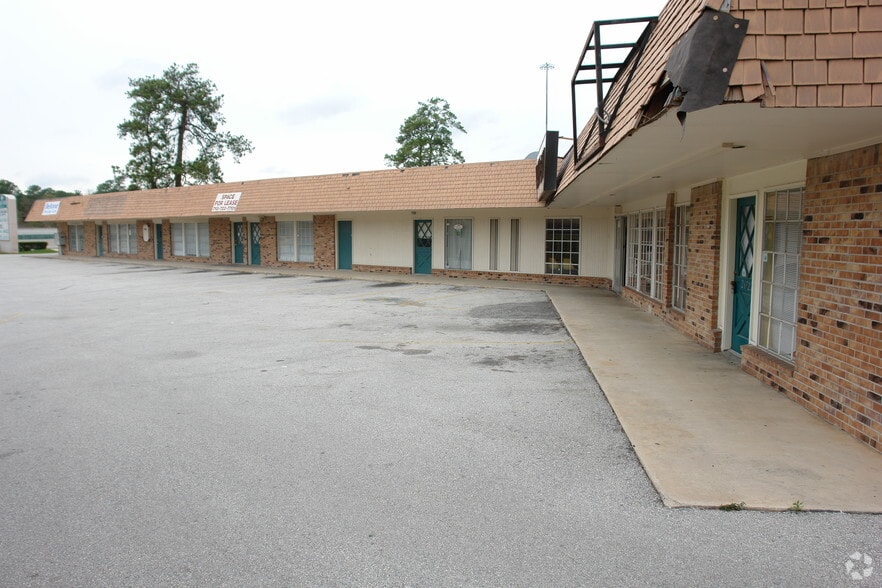 26722-26734 I-45 Fwy N, Spring, TX for lease - Building Photo - Image 2 of 8