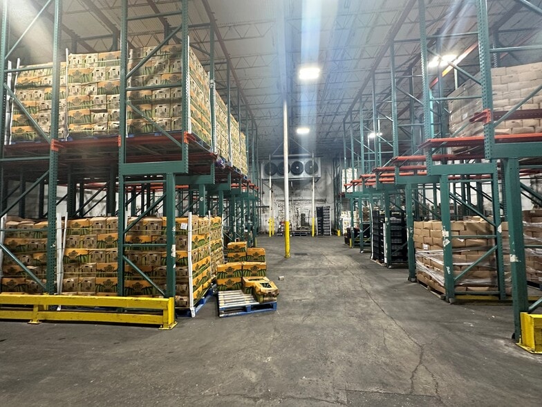 2216 Silver St, Houston, TX for sale - Interior Photo - Image 2 of 5