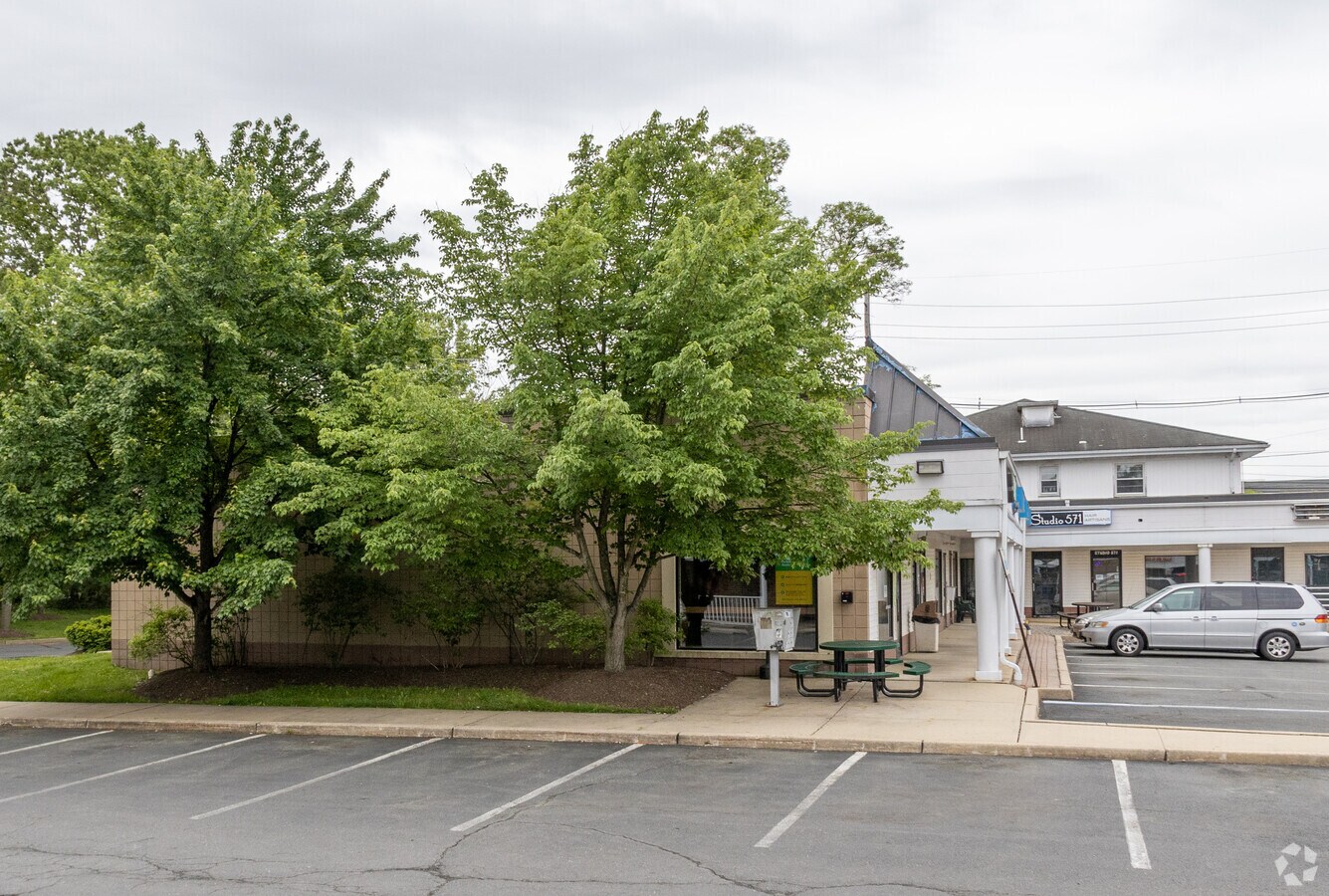 33 Princeton Hightstown Rd, Princeton Junction, NJ 08550