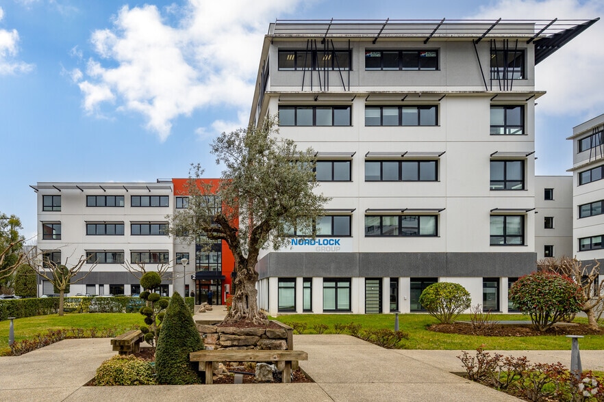 2 Allée du Lazio, Saint-Priest for lease - Building Photo - Image 2 of 2