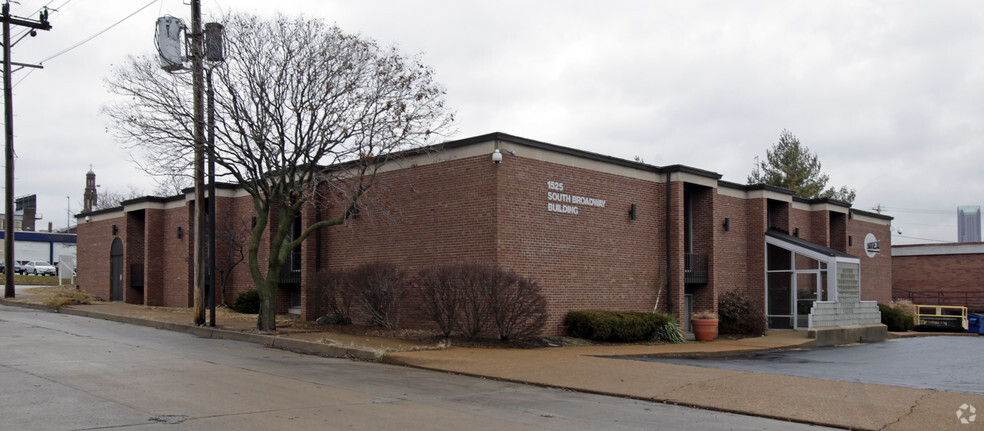 1525 S Broadway, Saint Louis, MO for sale - Primary Photo - Image 3 of 10