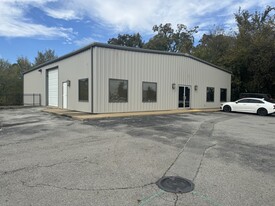 4500 N Thompson St, Springdale AR - Warehouse