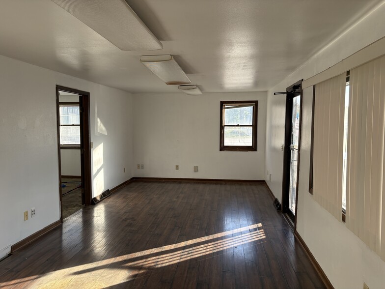 3245 Riverside Dr, Beloit, WI for sale - Building Photo - Image 3 of 31