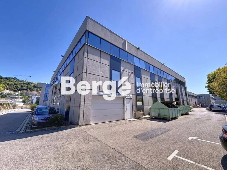 Industrial in Nice for lease - Building Photo - Image 1 of 9