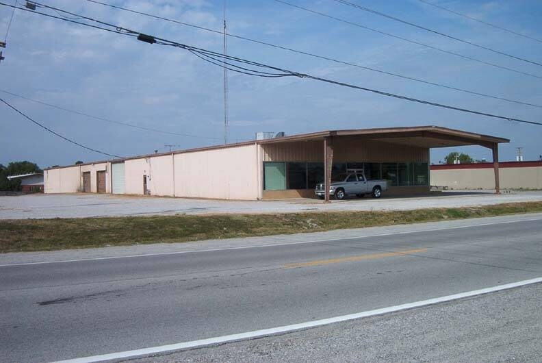 710 SE Blue Pky, Lees Summit, MO 64063