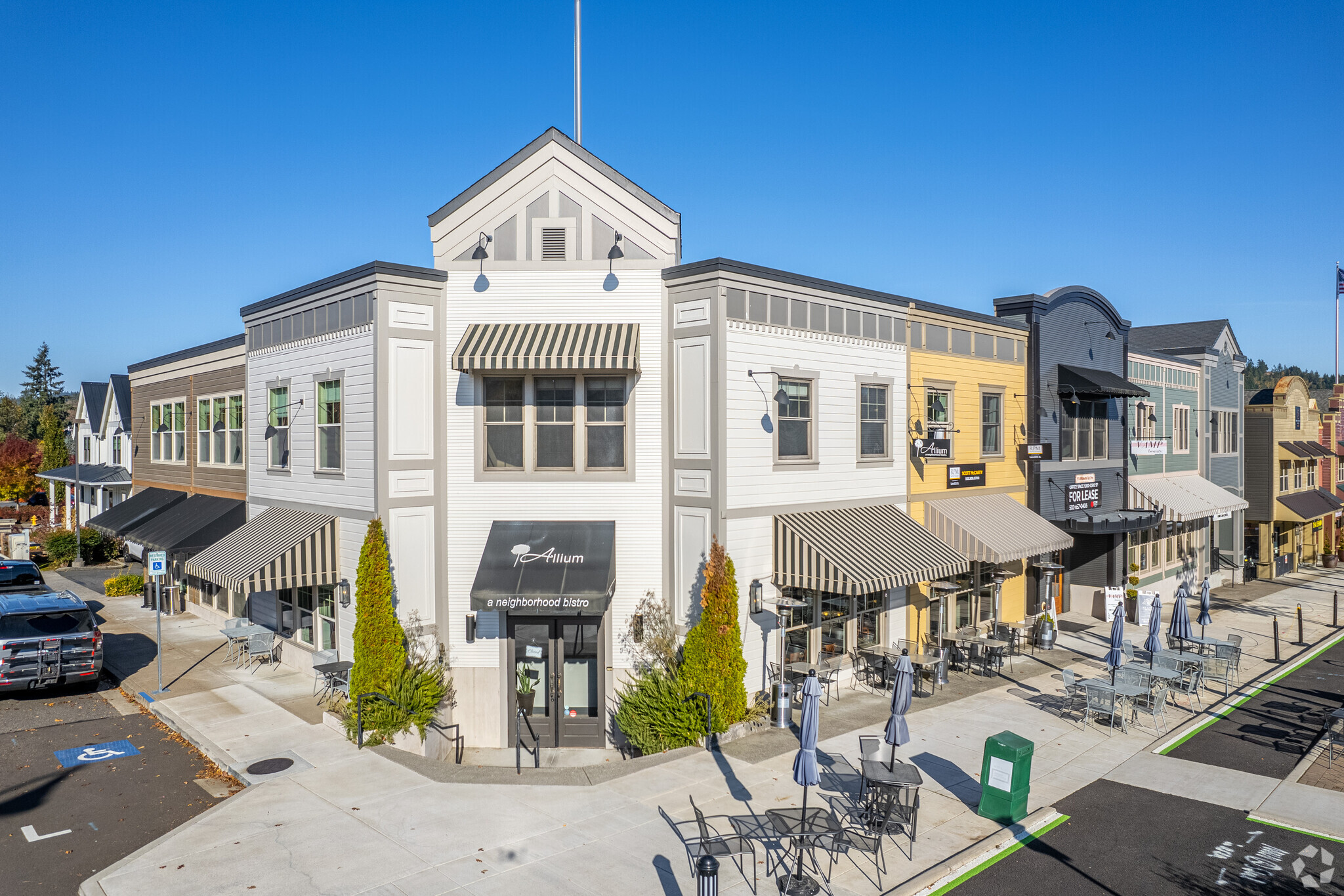 1914 Willamette Falls Dr, West Linn, OR for lease Building Photo- Image 1 of 9