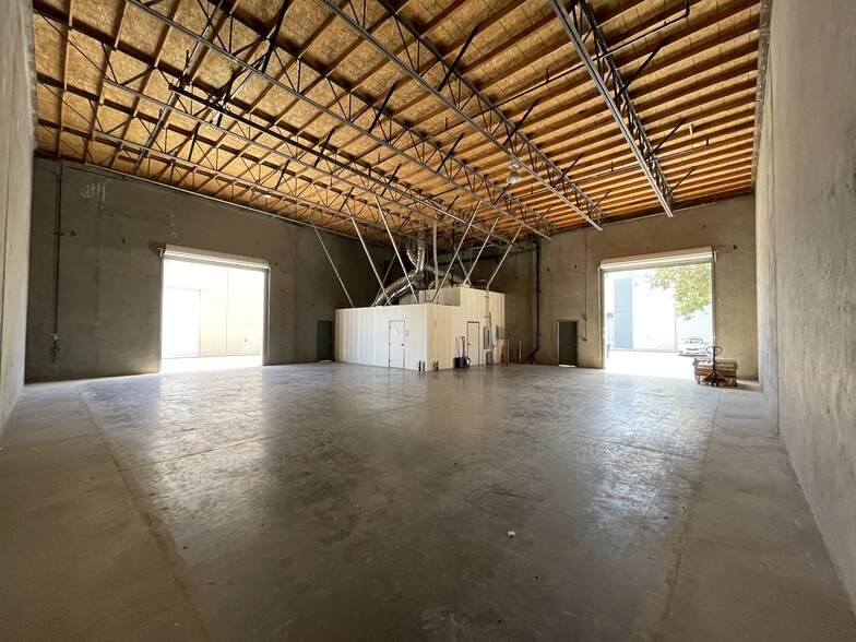 2266 N MacArthur Dr, Tracy, CA for lease - Building Photo - Image 2 of 4