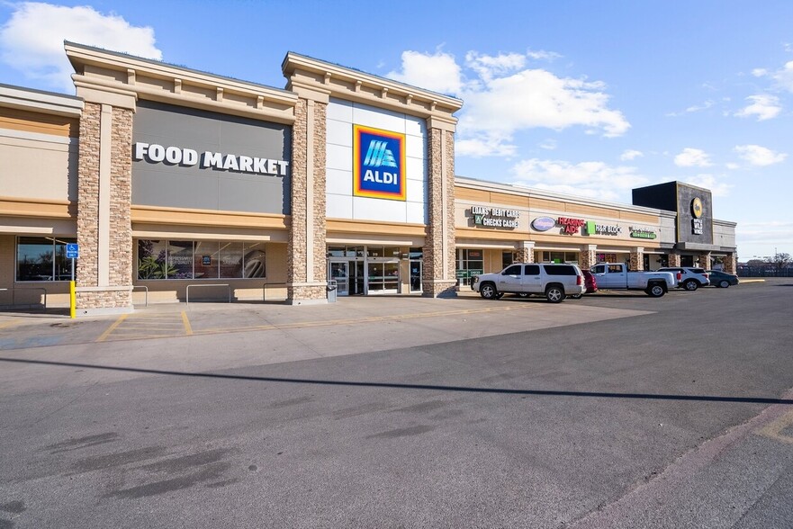 509-531 W Commerce St, Brownwood, TX for sale - Building Photo - Image 1 of 1